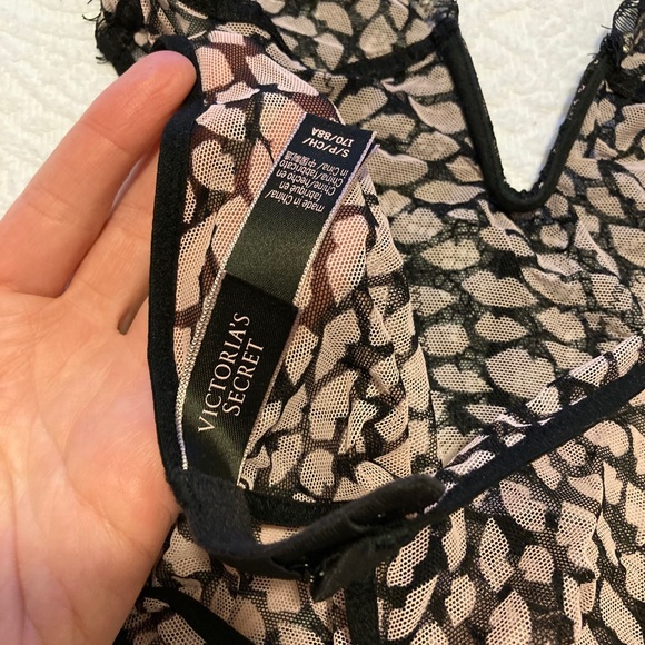 Victoria’s Secret Teddy - Picture 5 of 7